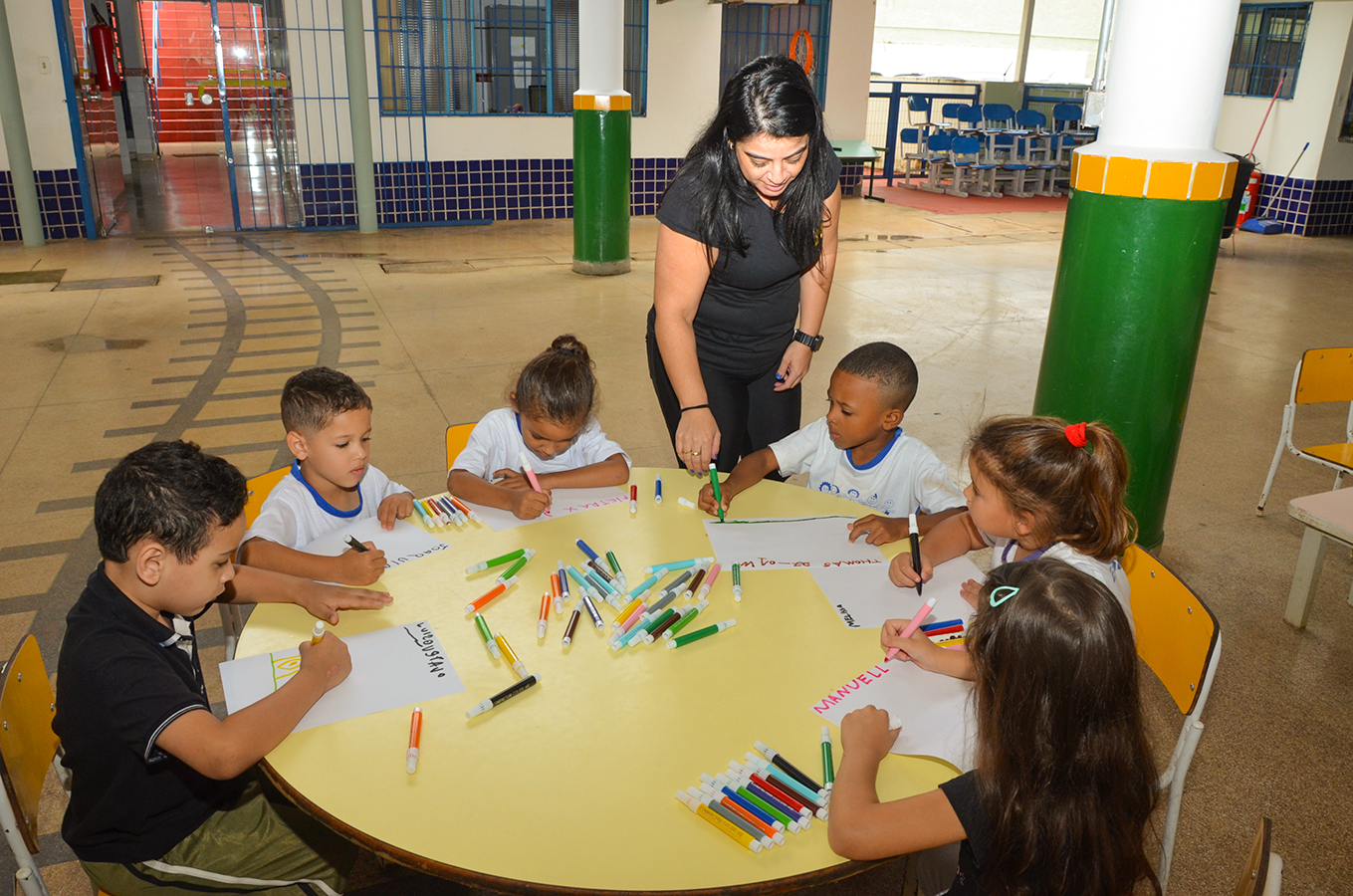 alunos na creche original