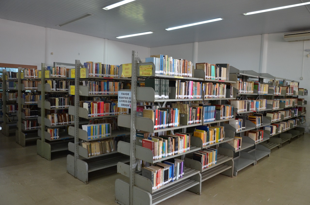 Biblioteca03